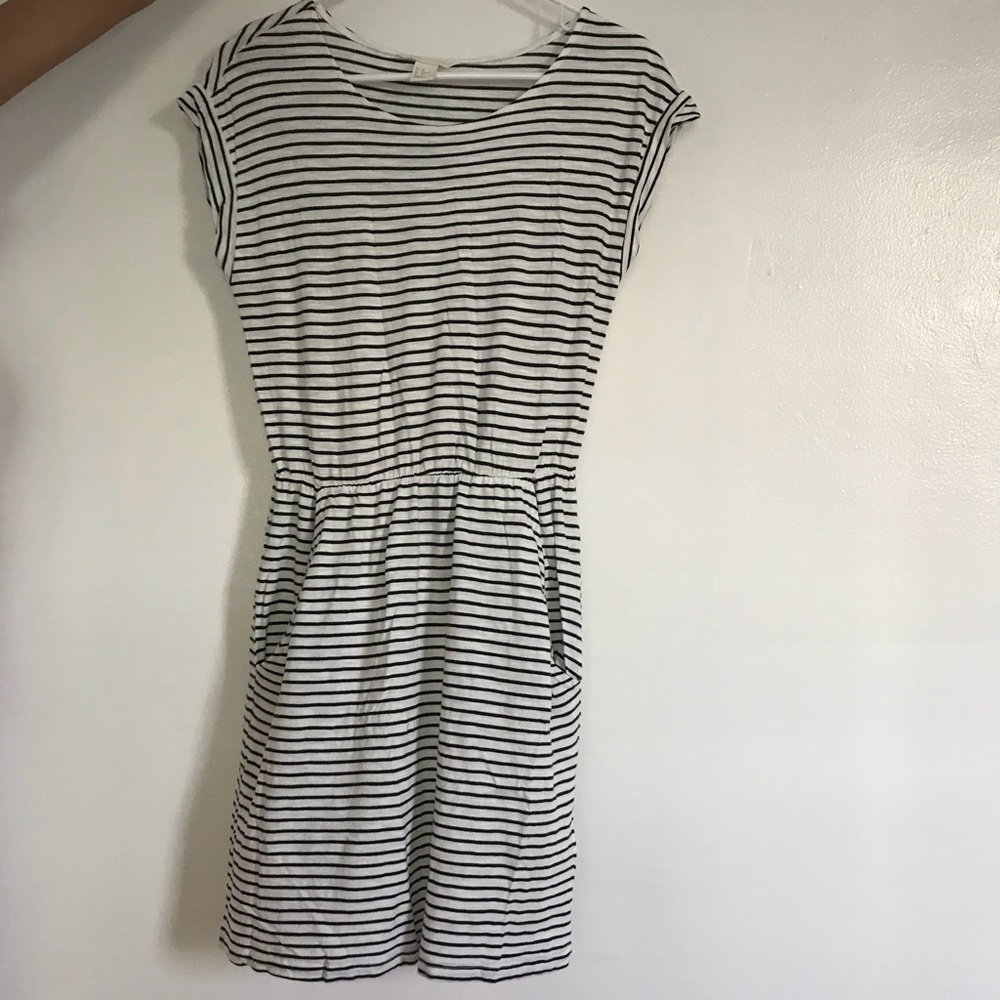 Women’s H&M Black & White Striped Dress Size XS Summer Vacation